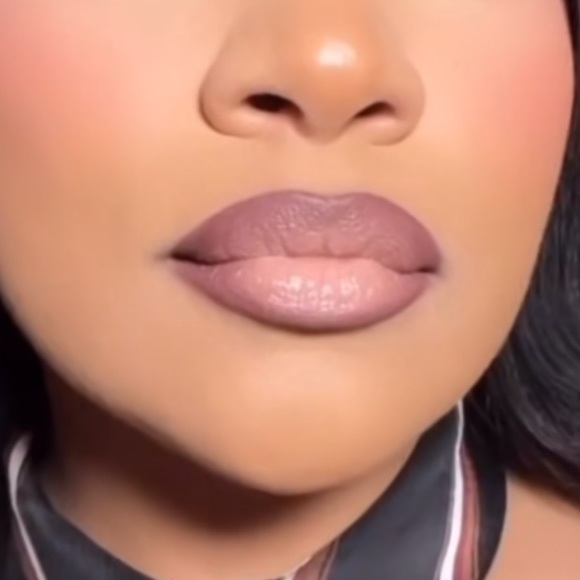 ✏️ ROOT FOR ME! a MAC LIP PENCIL. RETAIL $25. **NEW IN THE BOX. ✨ FIRM ✨ - Picture 8 of 11